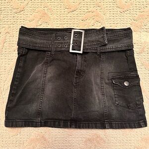 WILD FABLE black denim mini skirt with pockets and chunky silver belt! Size 8